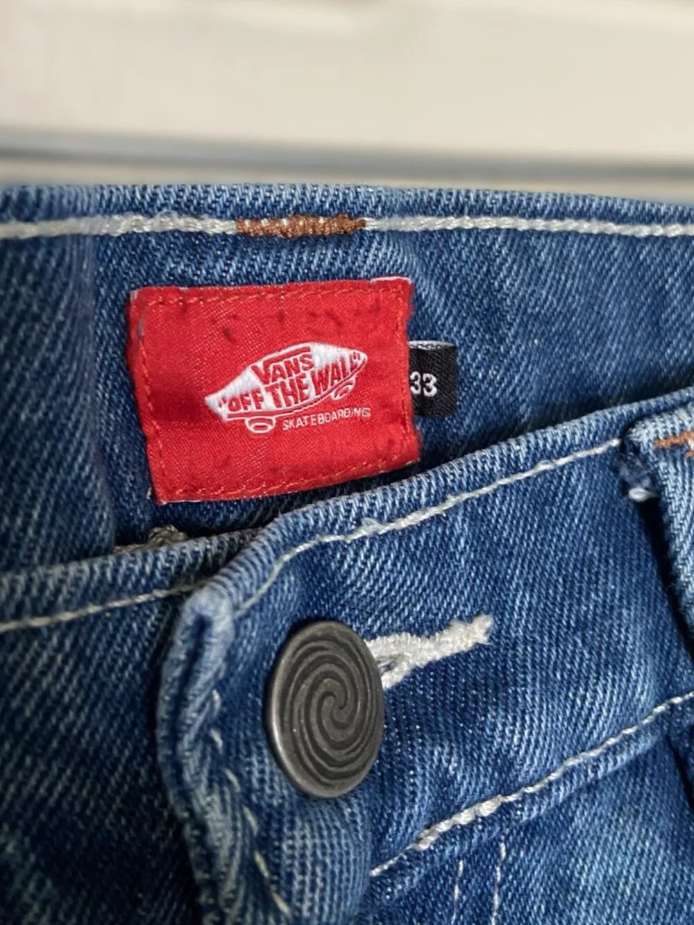 VAN’S jeans loose fit baggy skater heavy weight denim size 33 blue regular wash